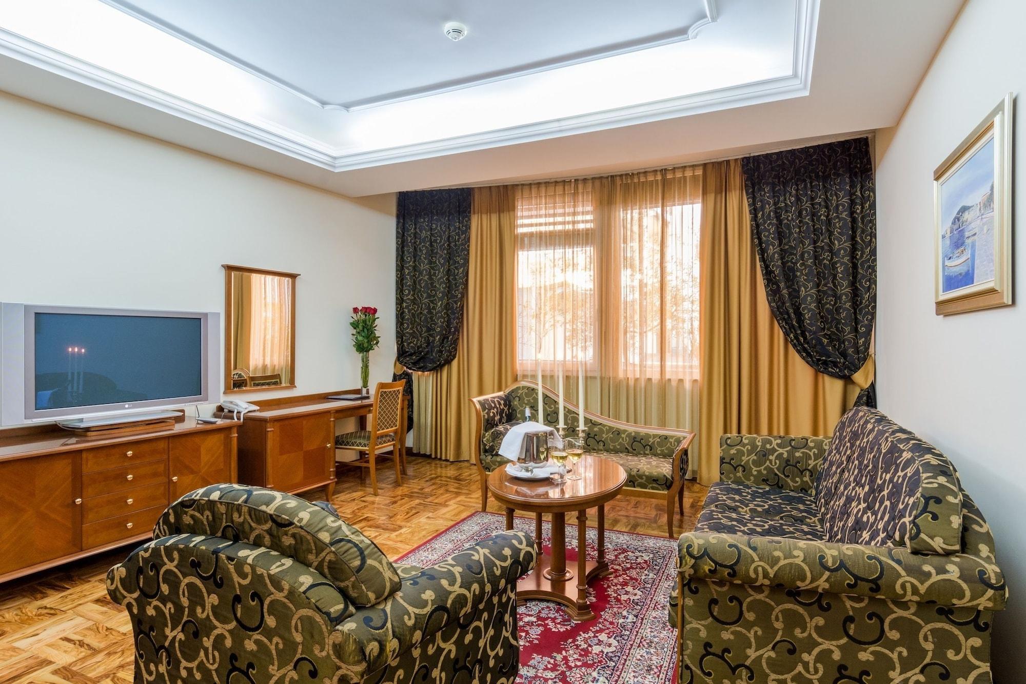 מלון ספליט Palazzo President מראה חיצוני תמונה